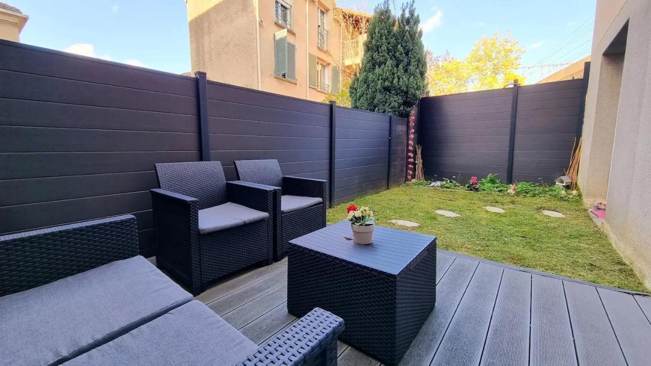 Superbe Appartement Avec Jardin Proche Versailles Saint-Cyr-lʼÉcole Exteriör bild
