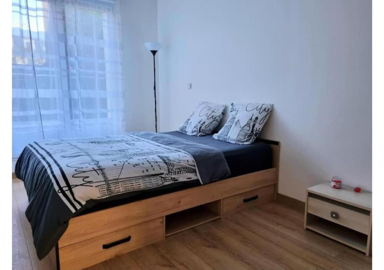Superbe Appartement Avec Jardin Proche Versailles Saint-Cyr-lʼÉcole Exteriör bild